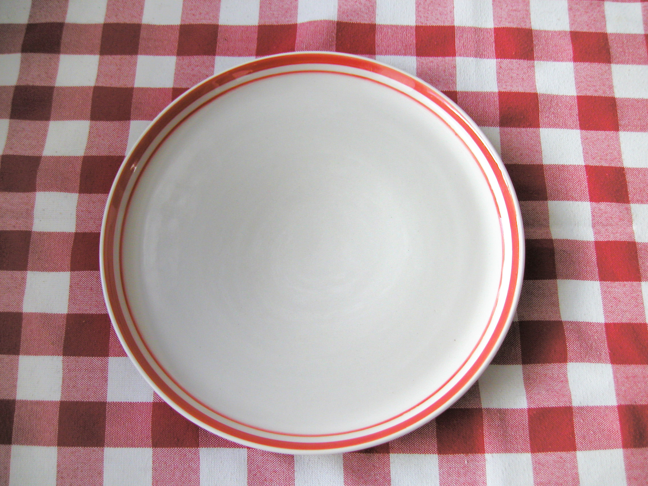 Red plate